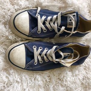 Blue Women Converse 7.5 Gently Worn